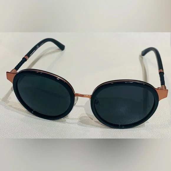 New Women’s Tory Burch Sunglasses - Picture 7 of 7